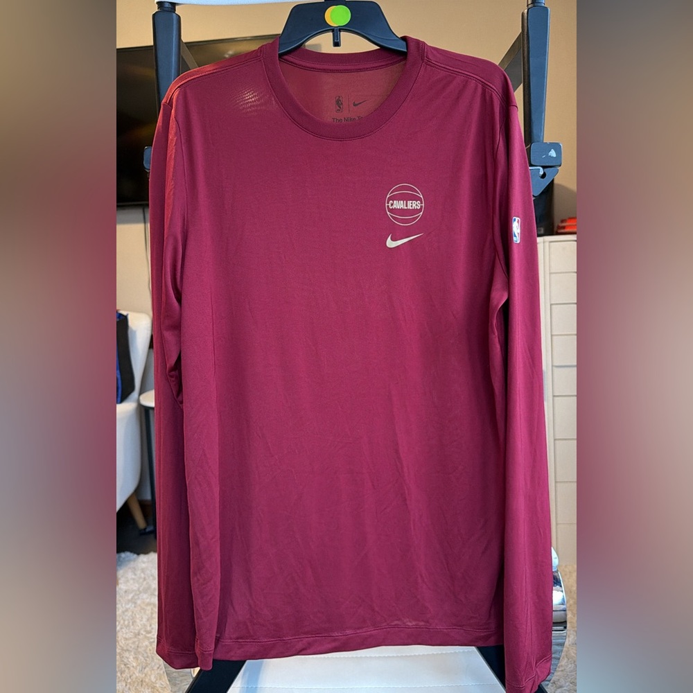 Nike Cleveland cavaliers basketball maroon long sleeve